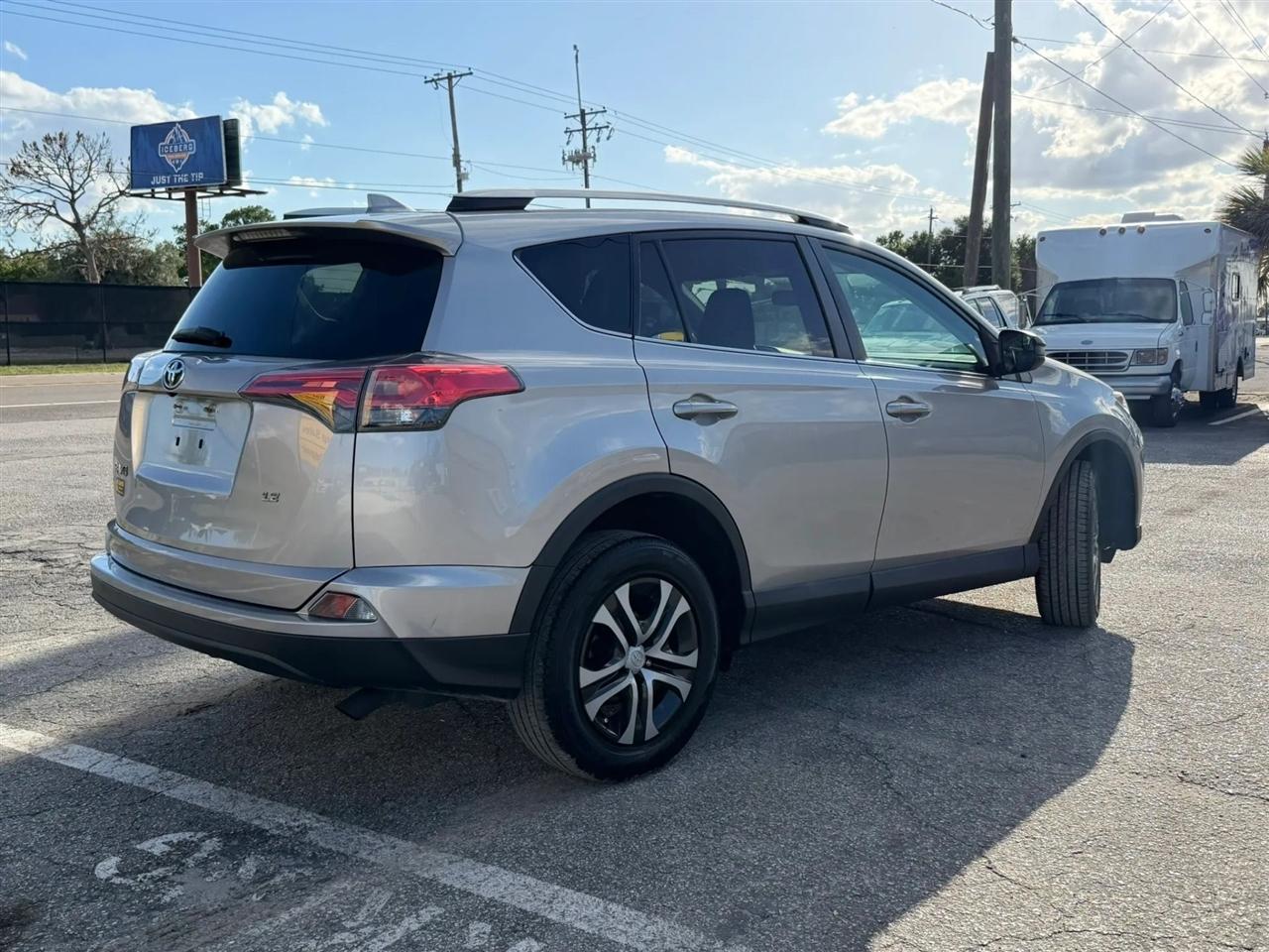 Toyota RAV4 LE FWD 2016