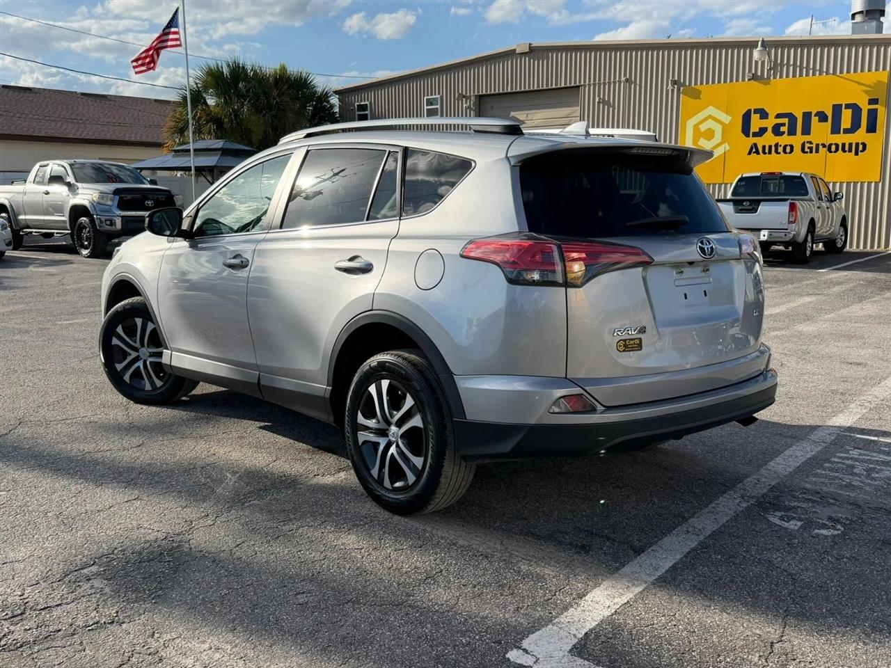 Toyota RAV4 LE FWD 2016