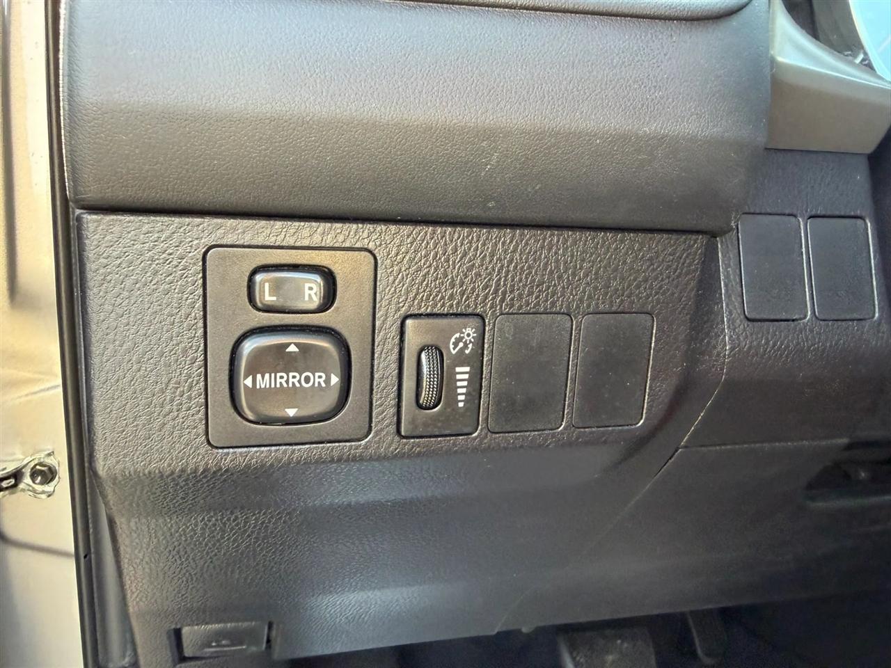 Toyota RAV4 LE FWD 2016