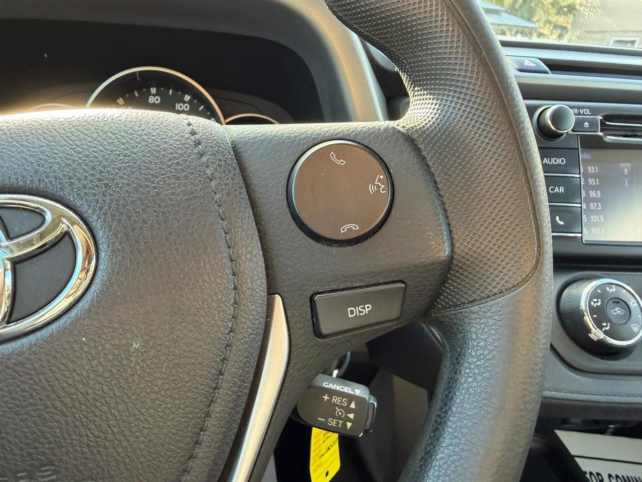 Toyota RAV4 LE FWD 2016