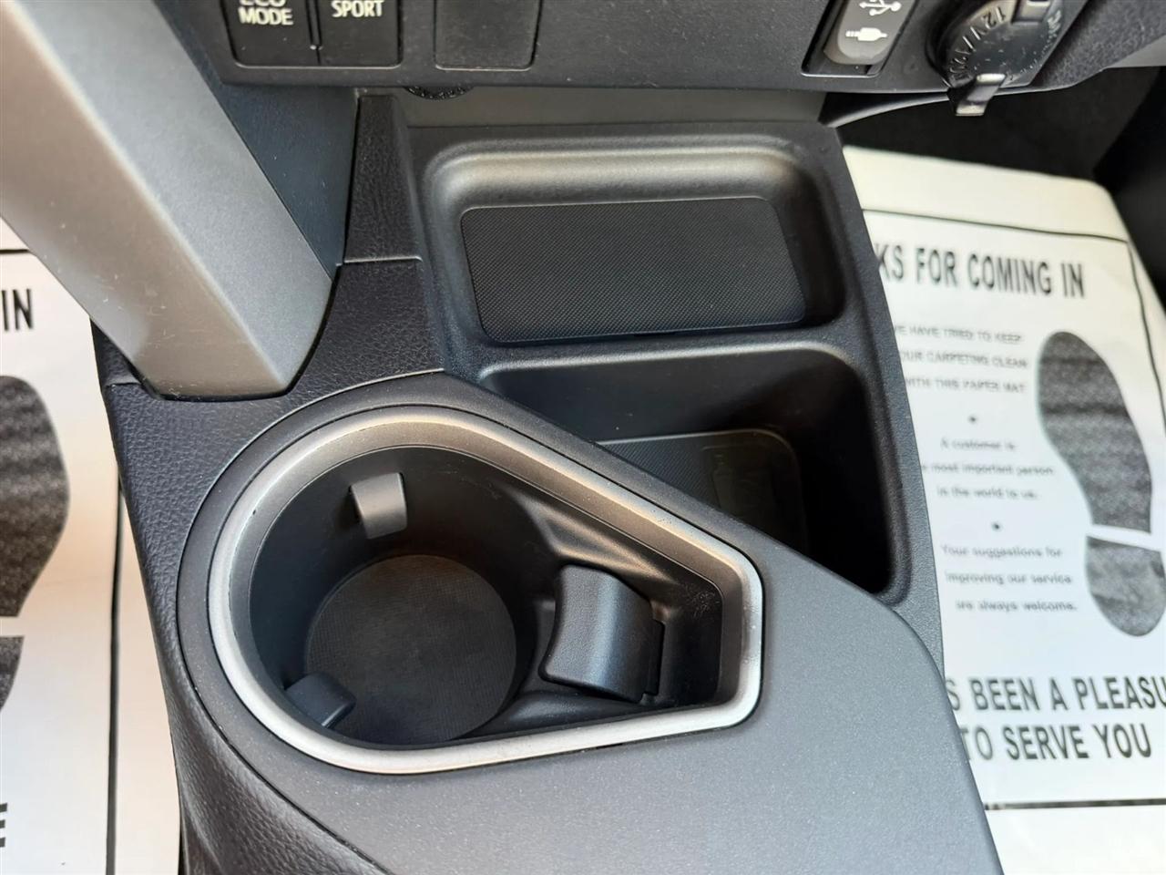Toyota RAV4 LE FWD 2016