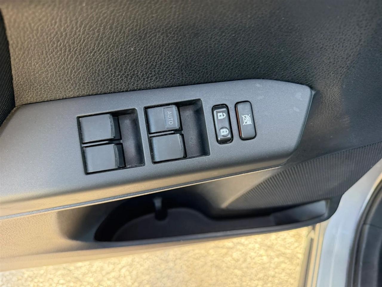 Toyota RAV4 LE FWD 2016