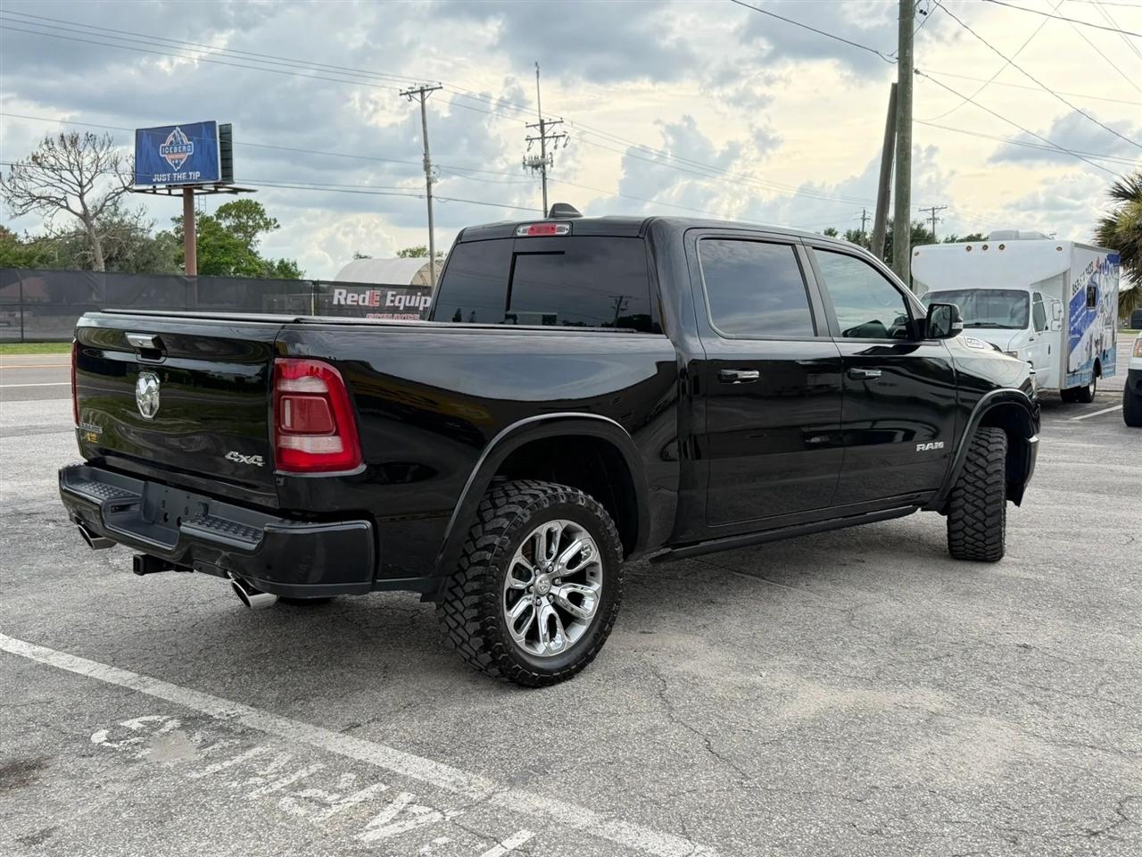 RAM 1500 Laramie Crew Cab SWB 4WD 2021