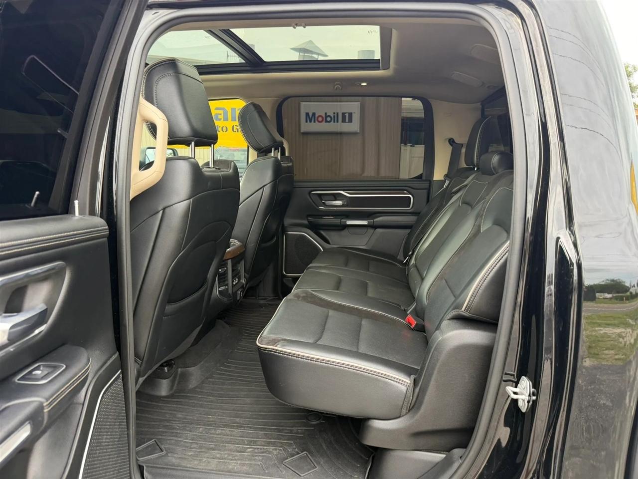 RAM 1500 Laramie Crew Cab SWB 4WD 2021