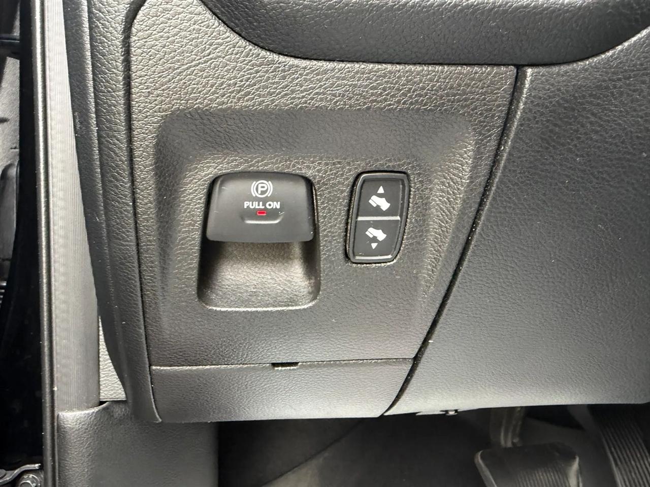RAM 1500 Laramie Crew Cab SWB 4WD 2021