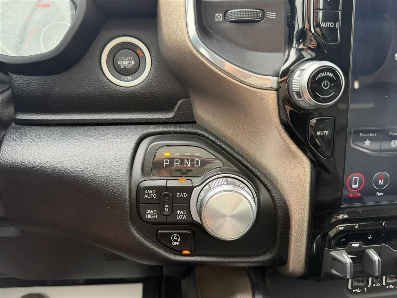 RAM 1500 Laramie Crew Cab SWB 4WD 2021
