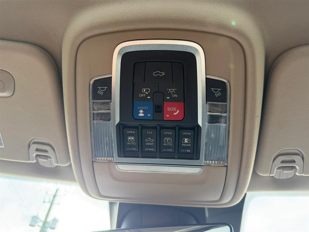 RAM 1500 Laramie Crew Cab SWB 4WD 2021