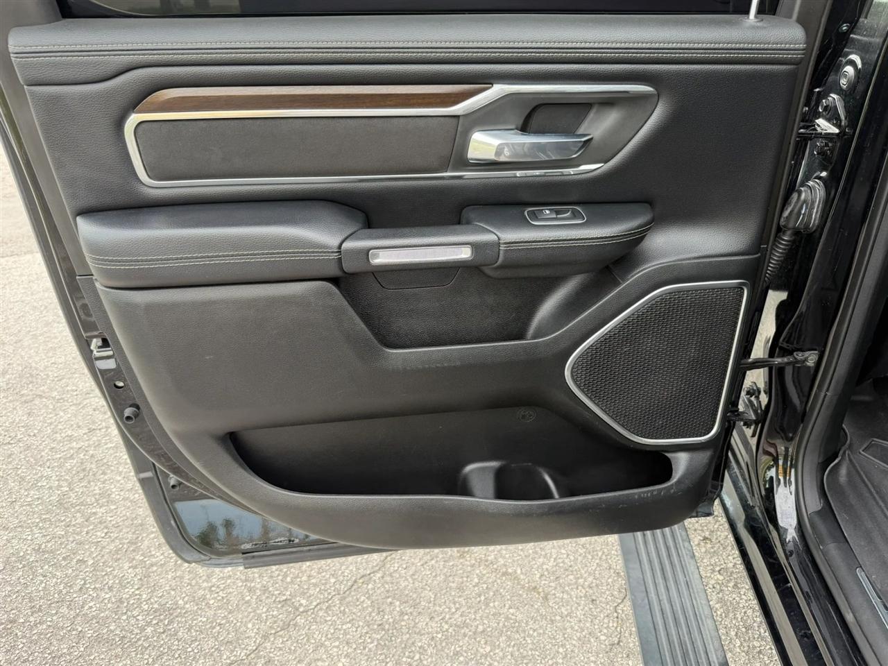 RAM 1500 Laramie Crew Cab SWB 4WD 2021