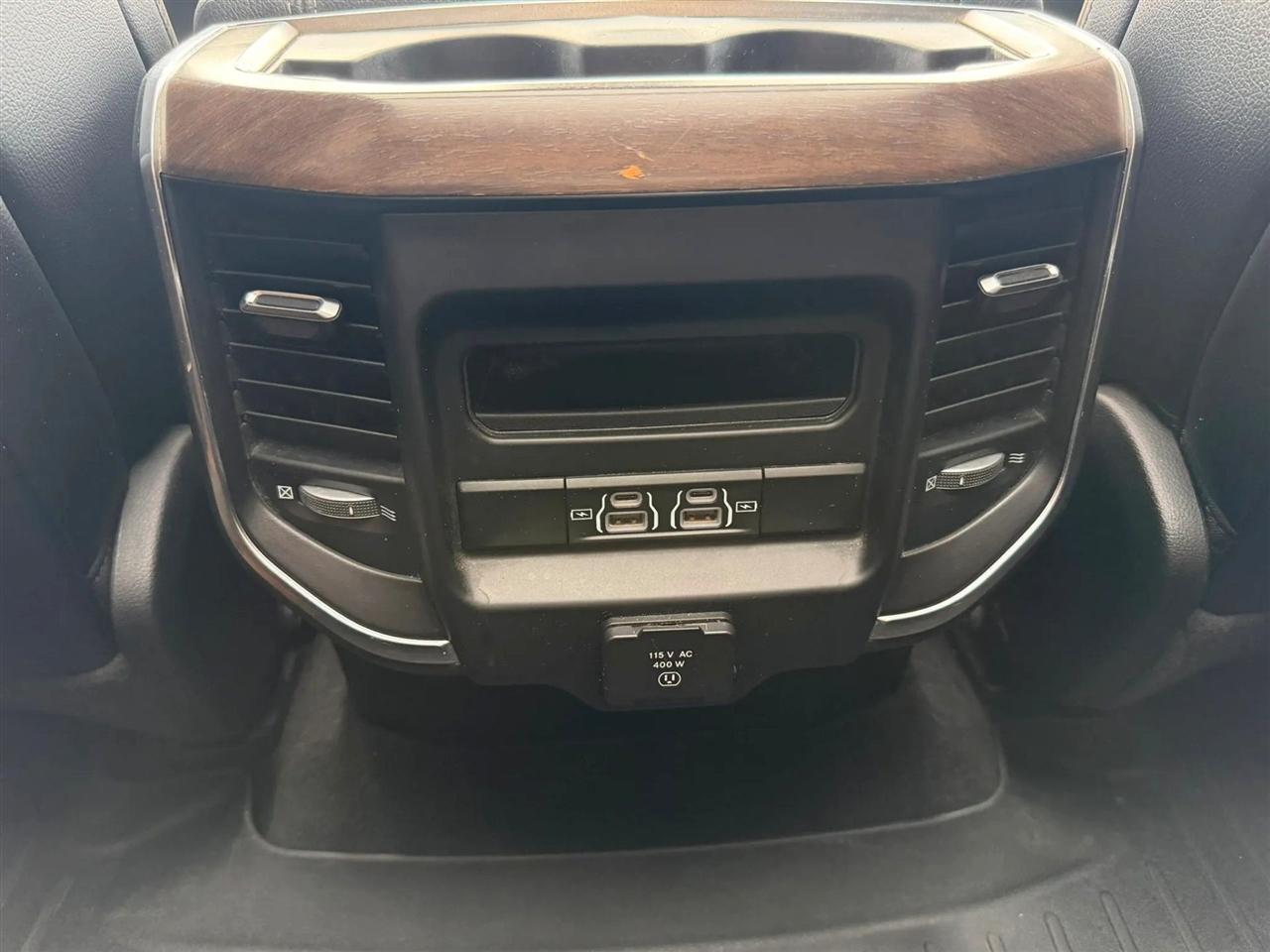 RAM 1500 Laramie Crew Cab SWB 4WD 2021