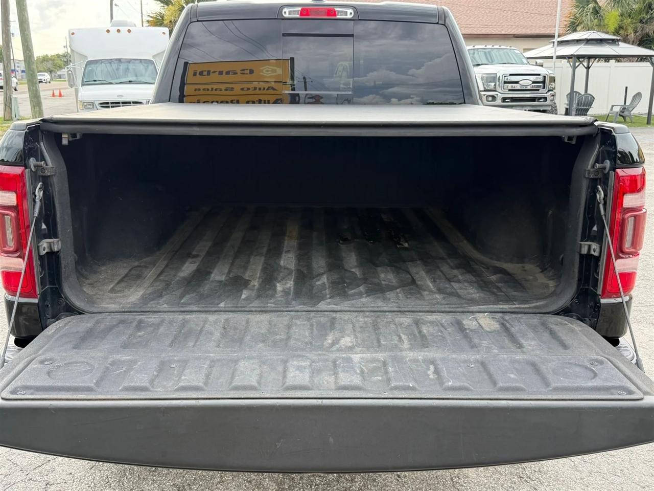 RAM 1500 Laramie Crew Cab SWB 4WD 2021