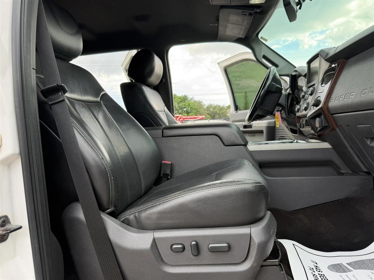 Ford F-350 SD Lariat Crew Cab 4WD 2014