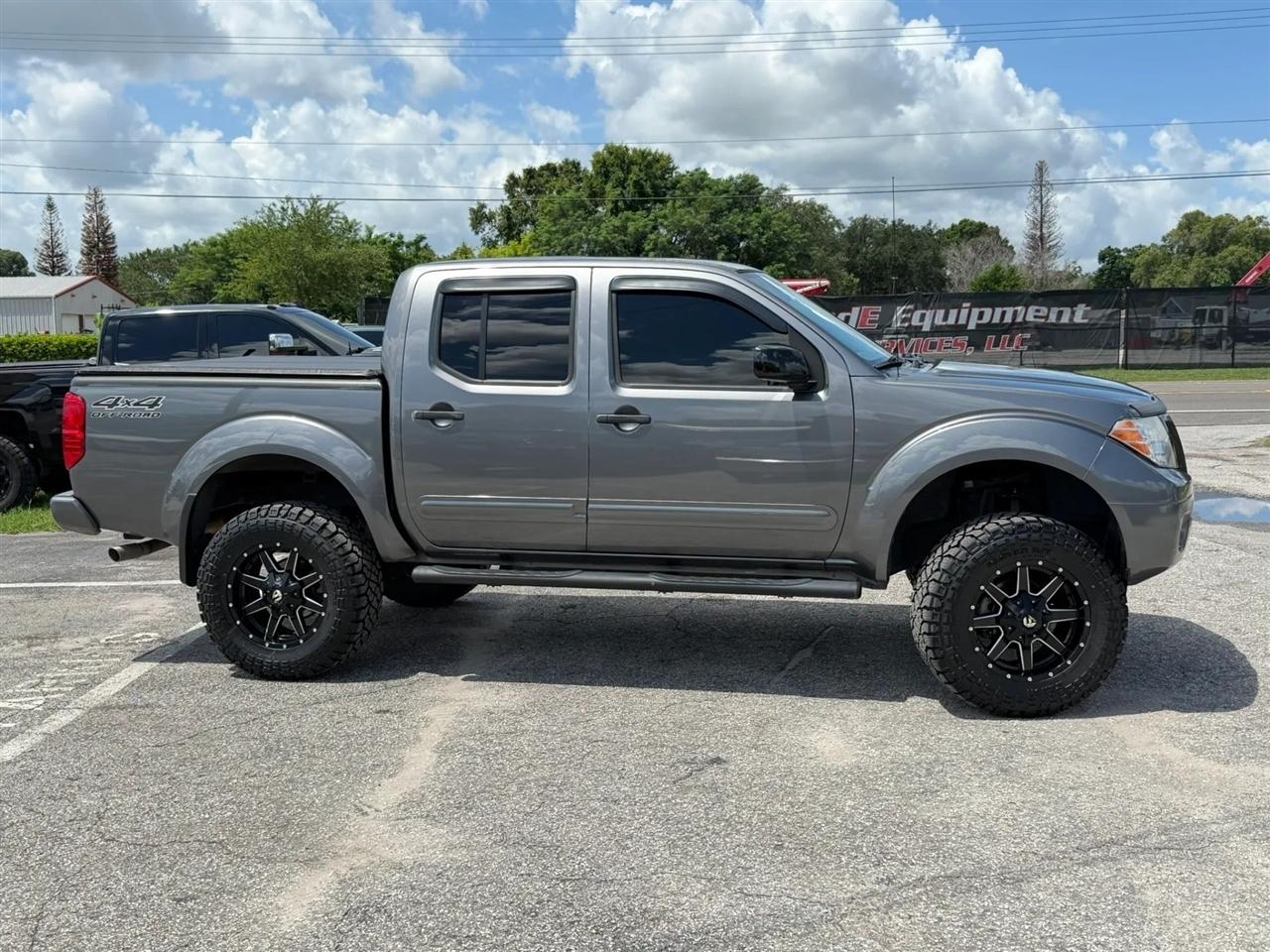 Nissan Frontier SV Crew Cab 4WD 2020
