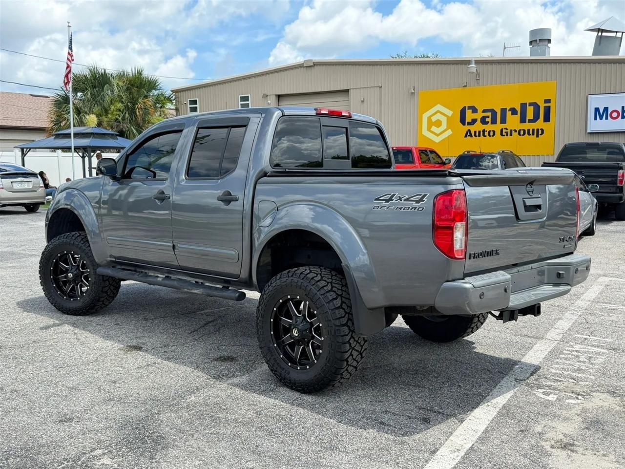 Nissan Frontier SV Crew Cab 4WD 2020