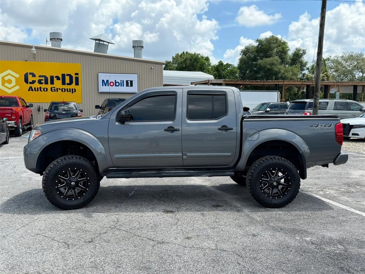 Nissan Frontier SV Crew Cab 4WD 2020