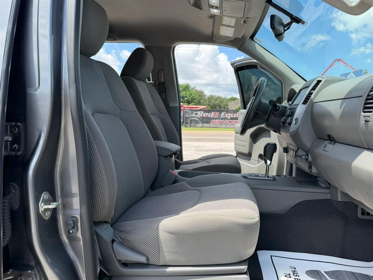 Nissan Frontier SV Crew Cab 4WD 2020