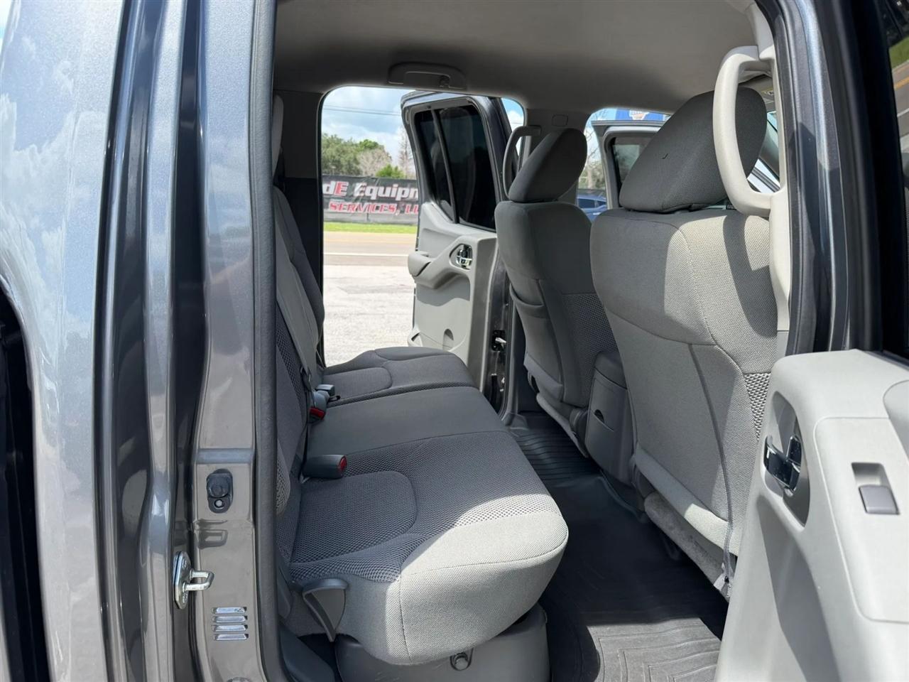 Nissan Frontier SV Crew Cab 4WD 2020