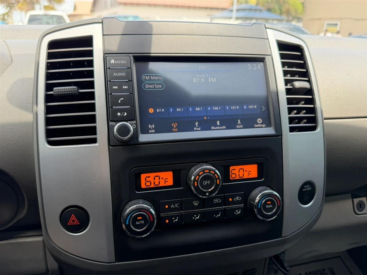 Nissan Frontier SV Crew Cab 4WD 2020