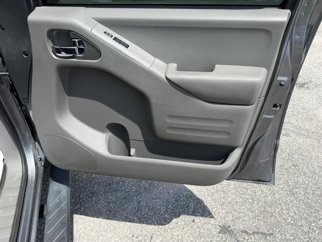 Nissan Frontier SV Crew Cab 4WD 2020