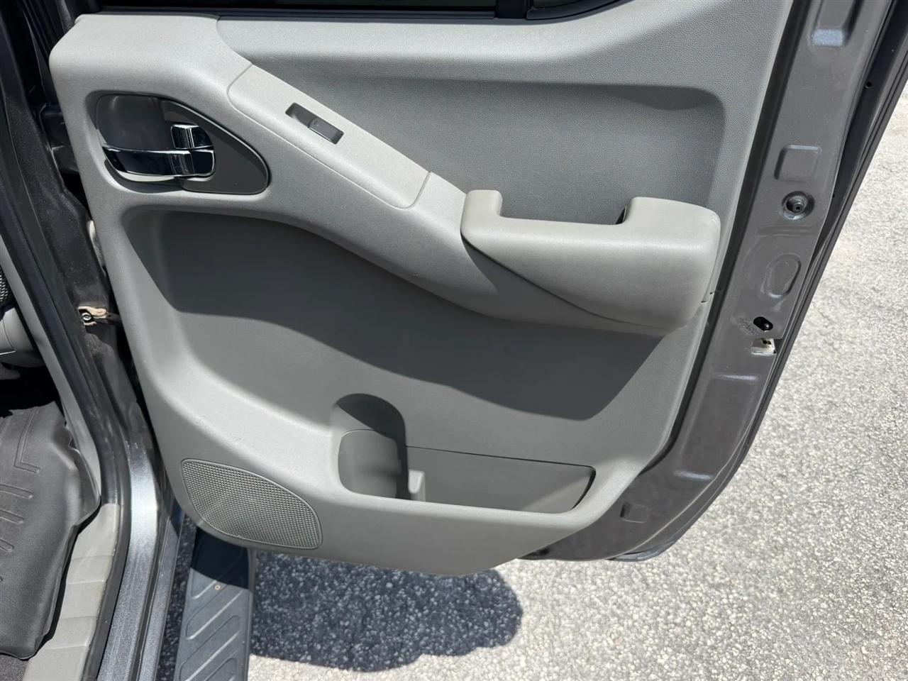 Nissan Frontier SV Crew Cab 4WD 2020