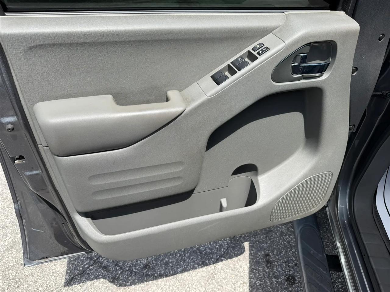 Nissan Frontier SV Crew Cab 4WD 2020