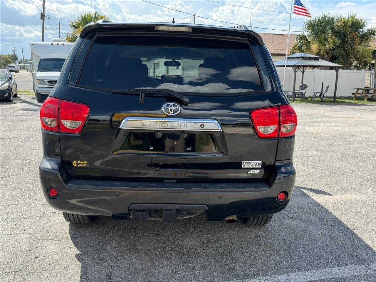 Toyota Sequoia Platinum 4WD 2013