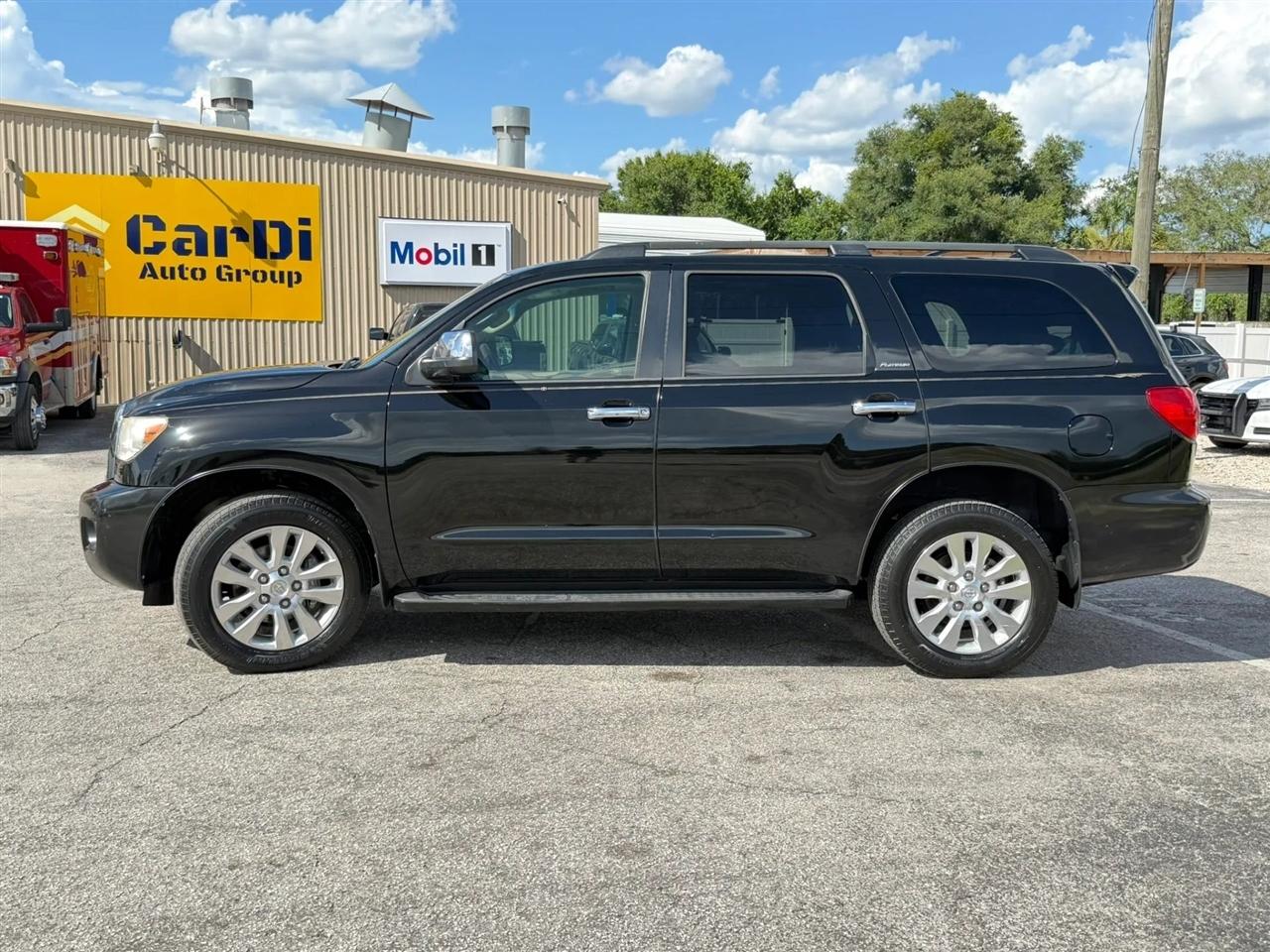 Toyota Sequoia Platinum 4WD 2013