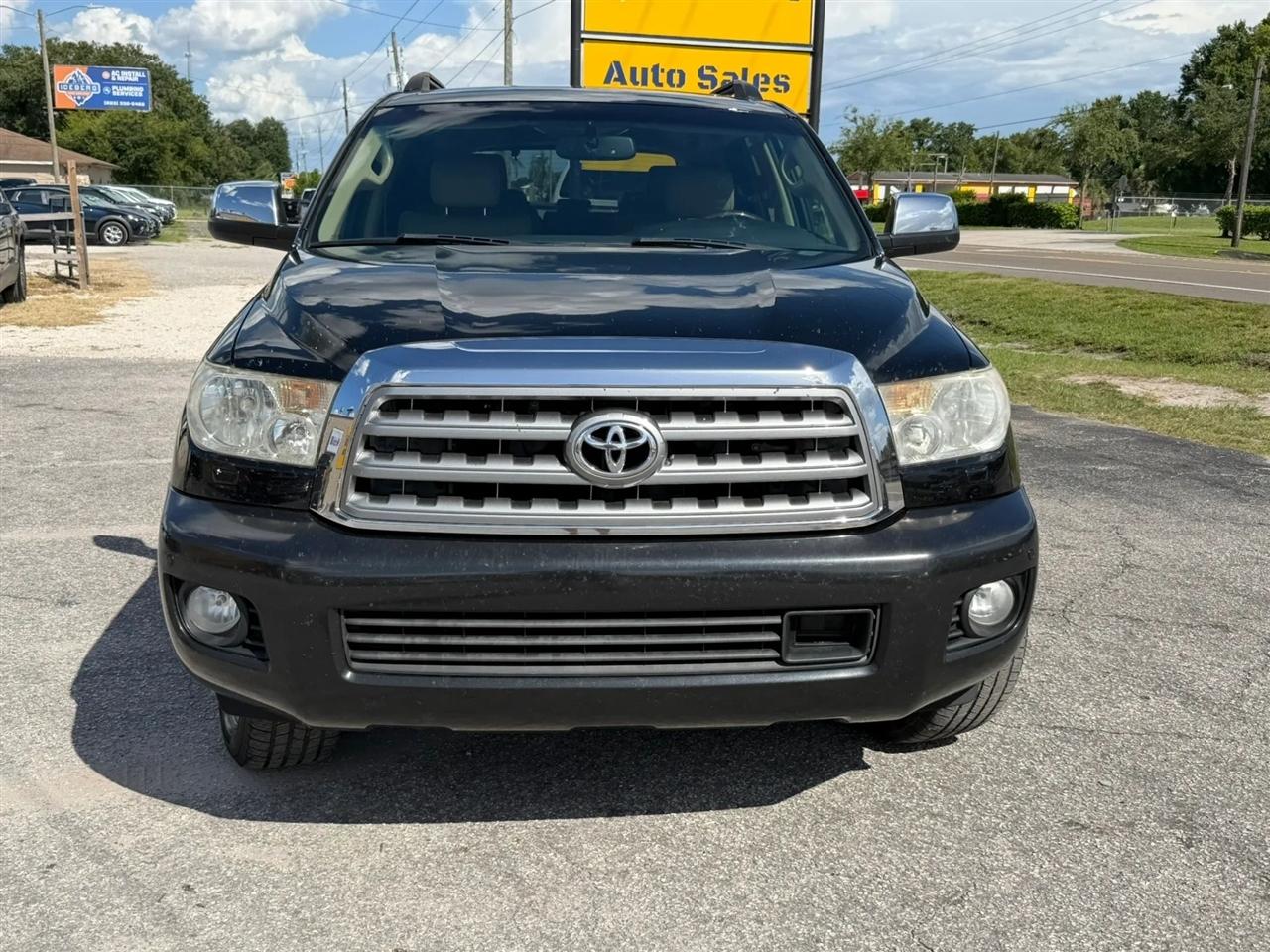 Toyota Sequoia Platinum 4WD 2013