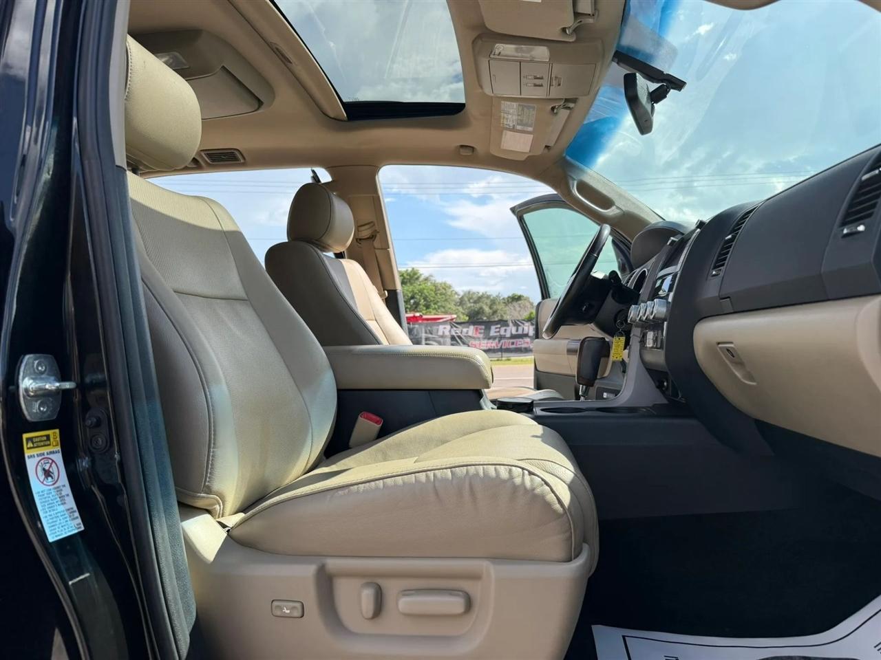 Toyota Sequoia Platinum 4WD 2013