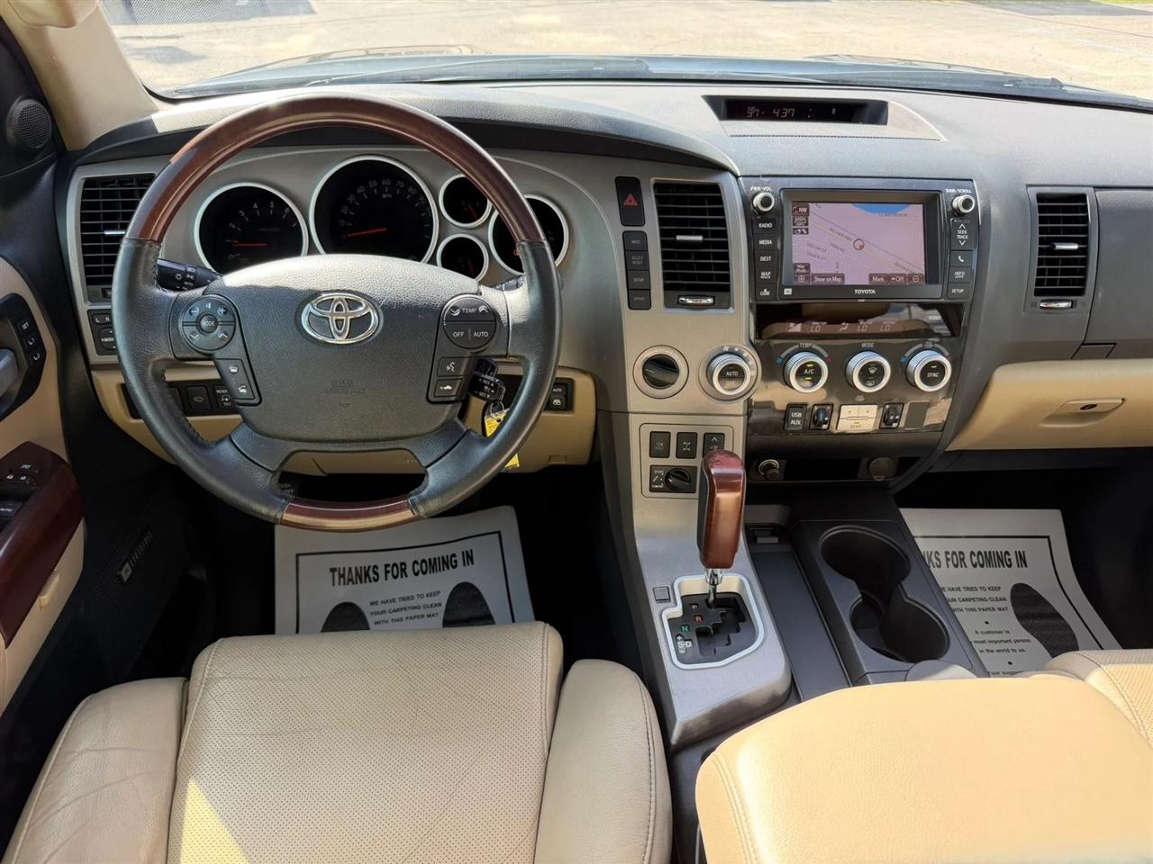 Toyota Sequoia Platinum 4WD 2013