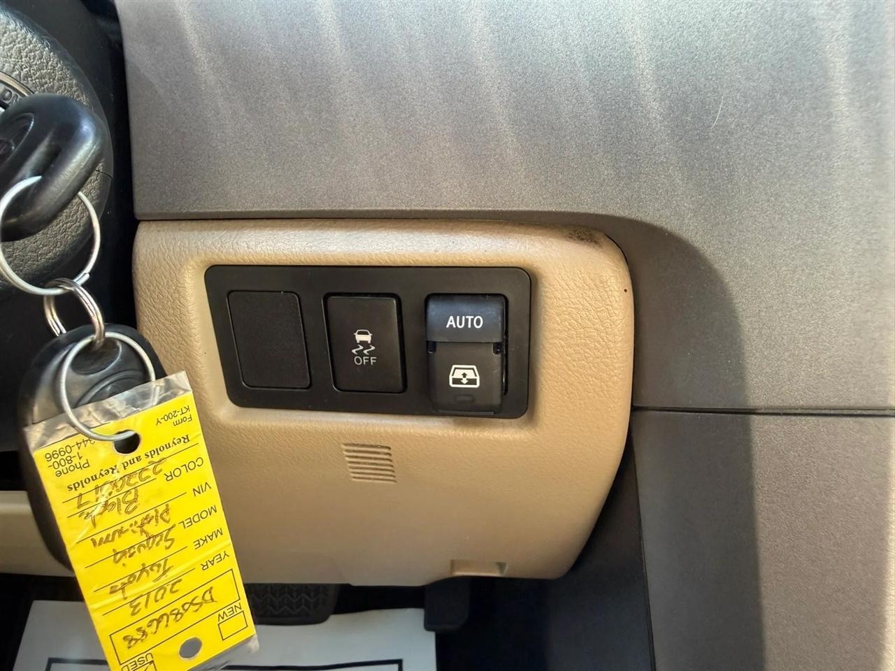 Toyota Sequoia Platinum 4WD 2013