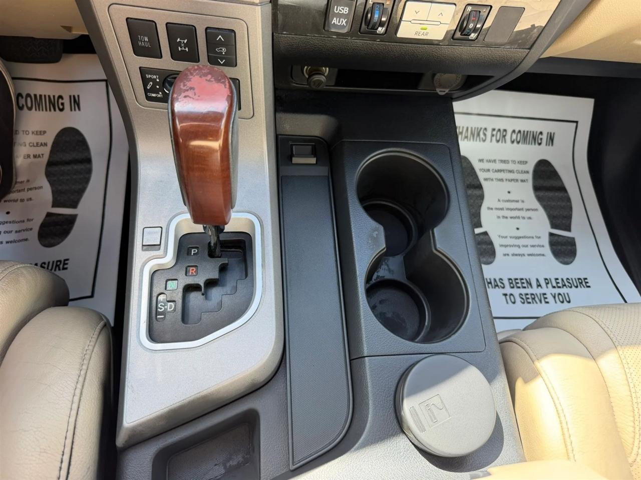 Toyota Sequoia Platinum 4WD 2013