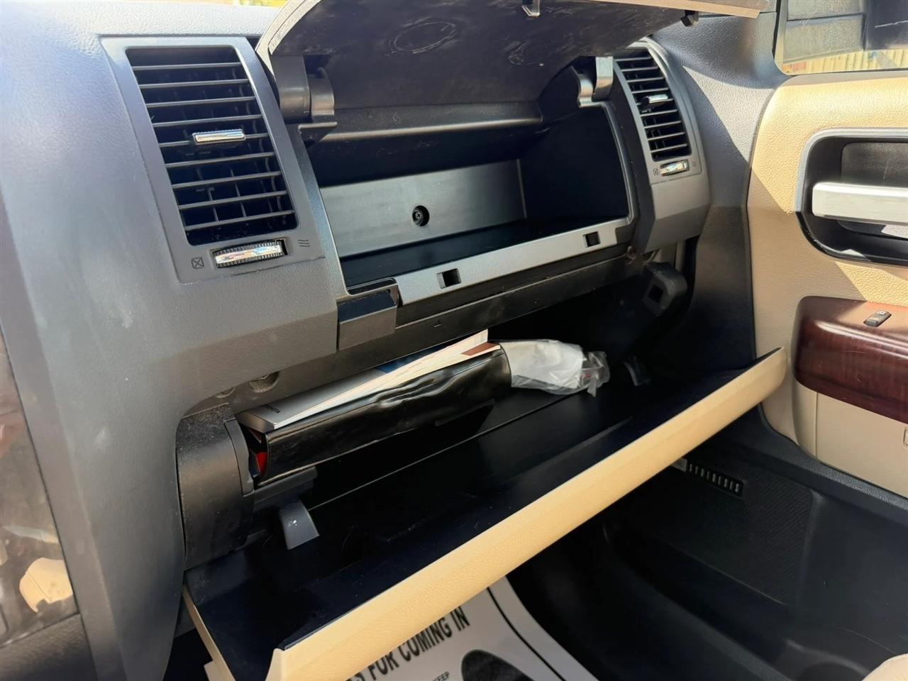 Toyota Sequoia Platinum 4WD 2013
