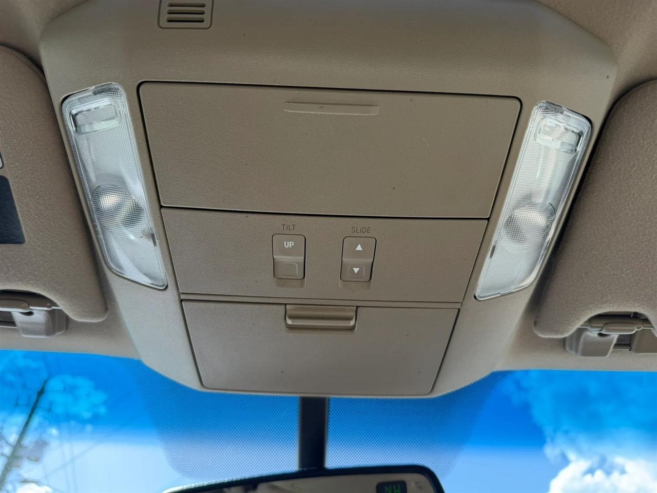 Toyota Sequoia Platinum 4WD 2013