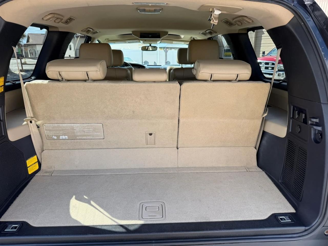 Toyota Sequoia Platinum 4WD 2013