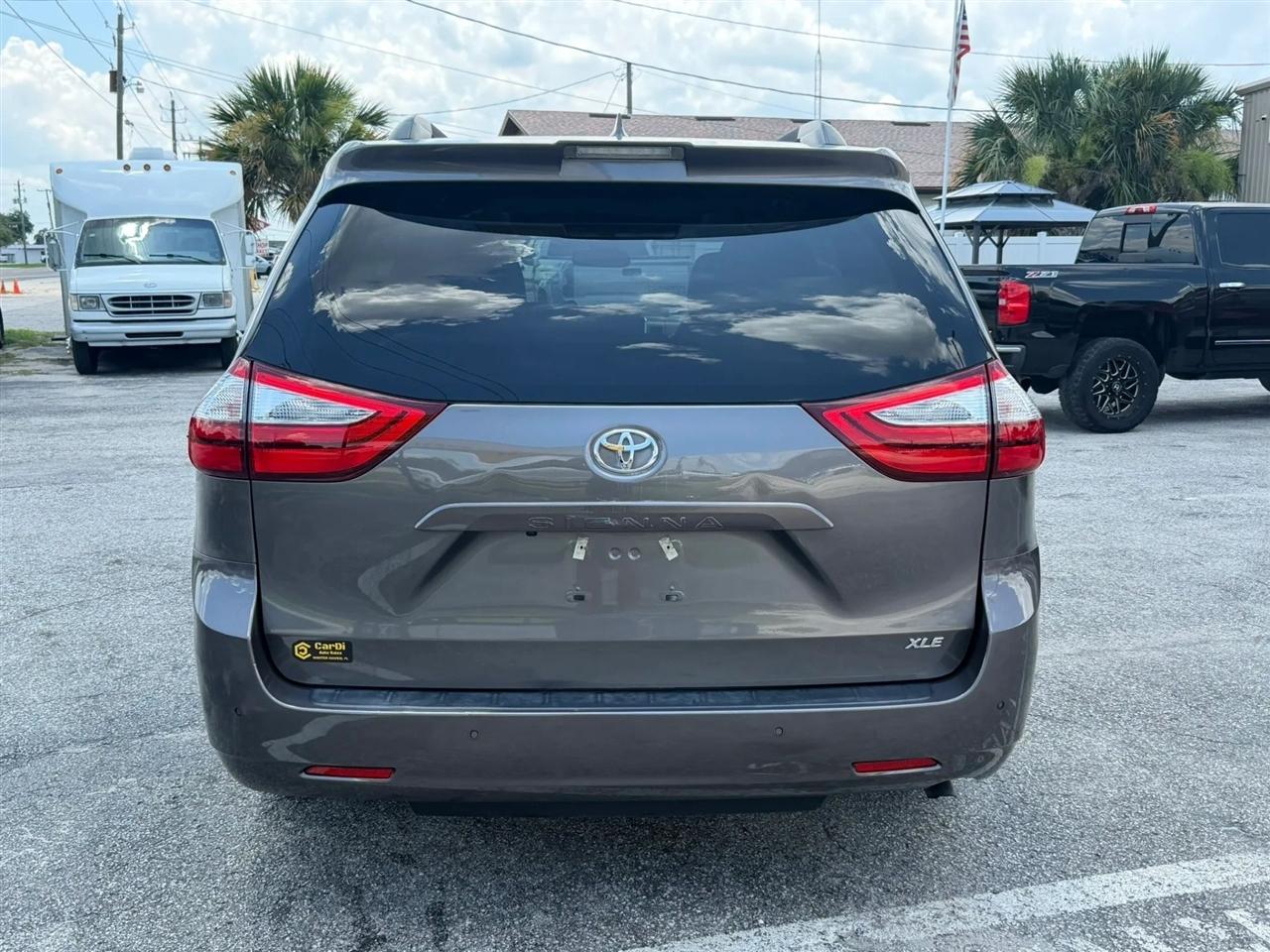 Toyota Sienna Limited Premium 7-Passenger 2018