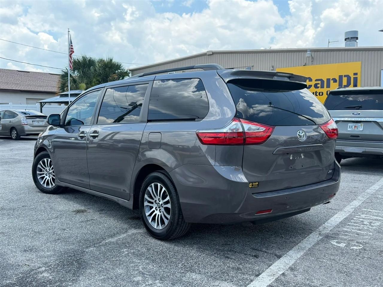 Toyota Sienna Limited Premium 7-Passenger 2018