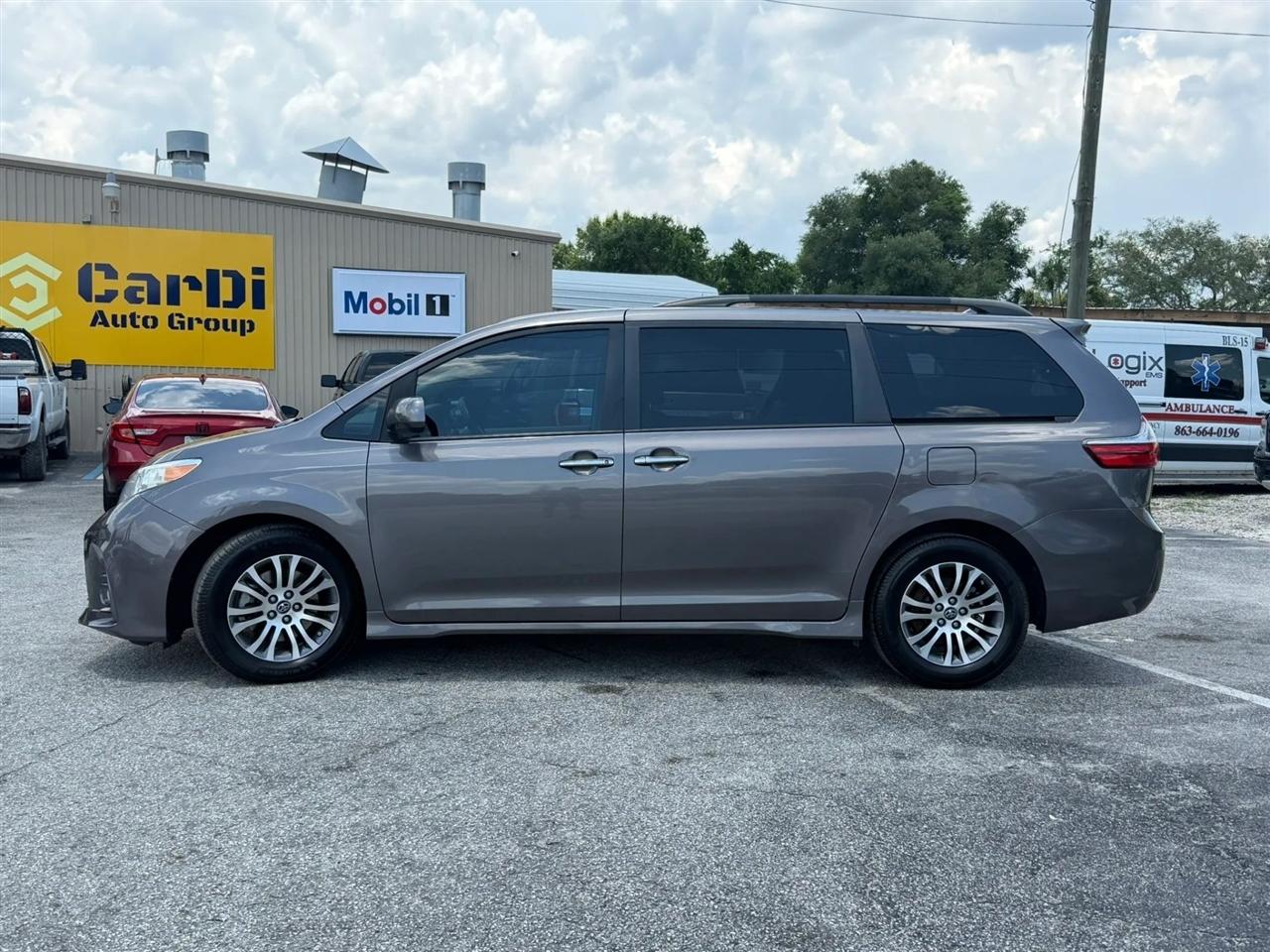 Toyota Sienna Limited Premium 7-Passenger 2018
