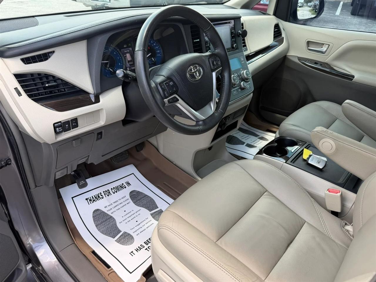 Toyota Sienna Limited Premium 7-Passenger 2018
