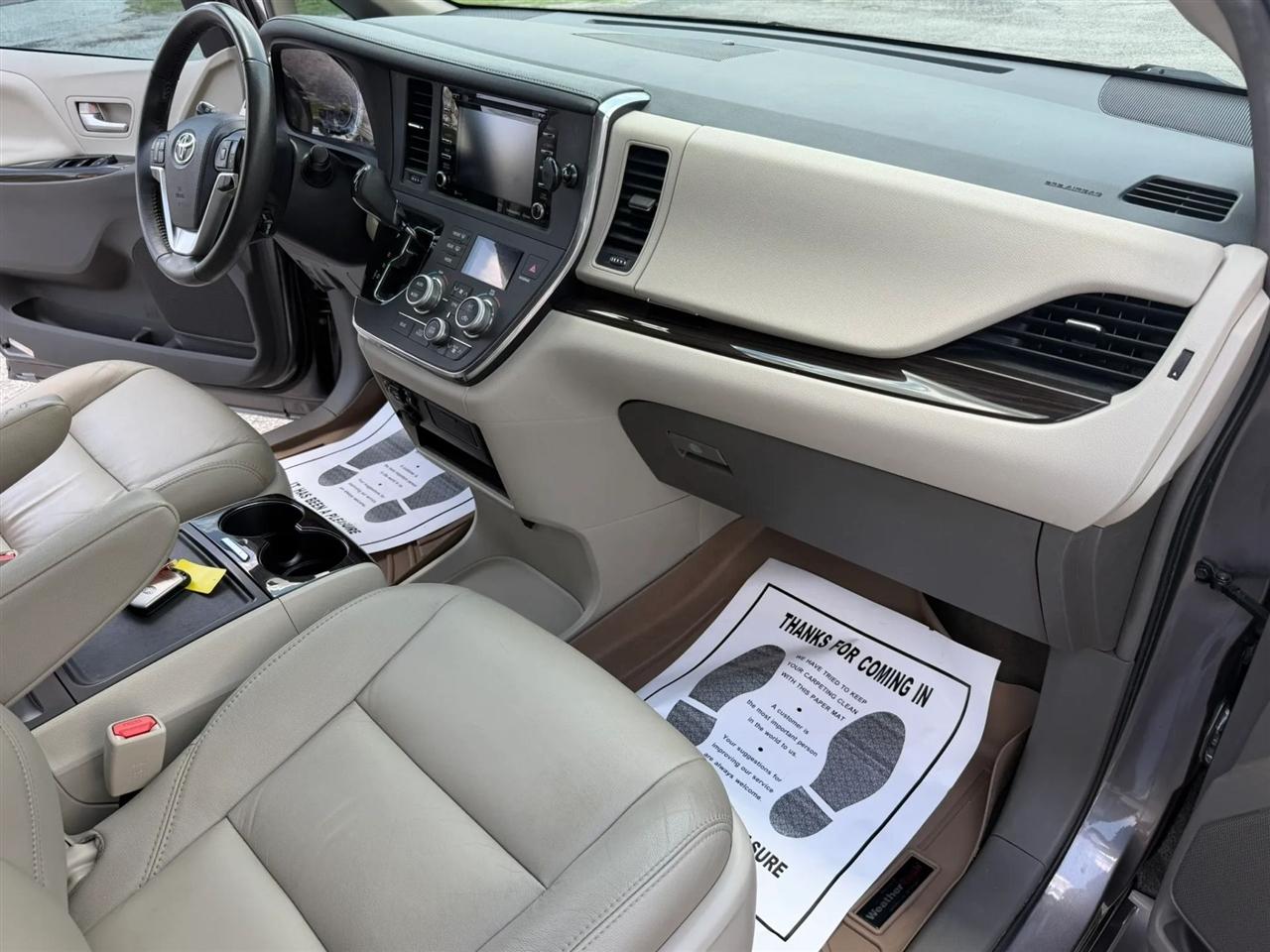 Toyota Sienna Limited Premium 7-Passenger 2018