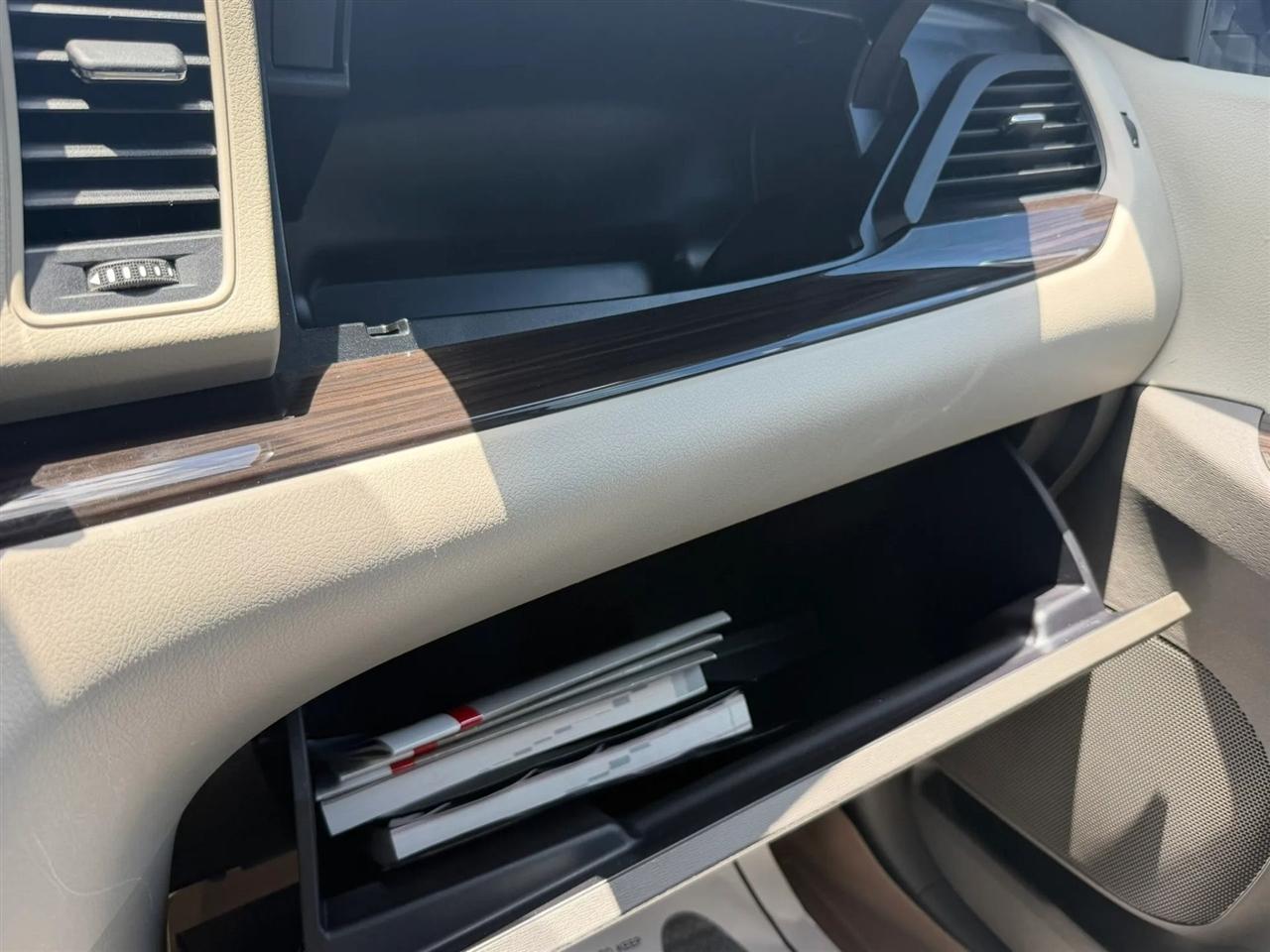 Toyota Sienna Limited Premium 7-Passenger 2018