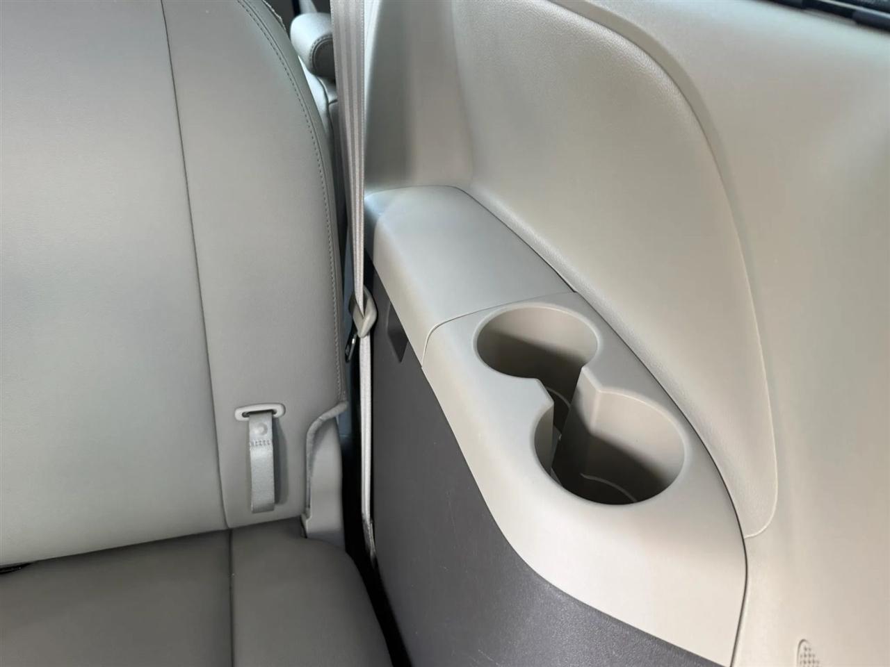 Toyota Sienna Limited Premium 7-Passenger 2018
