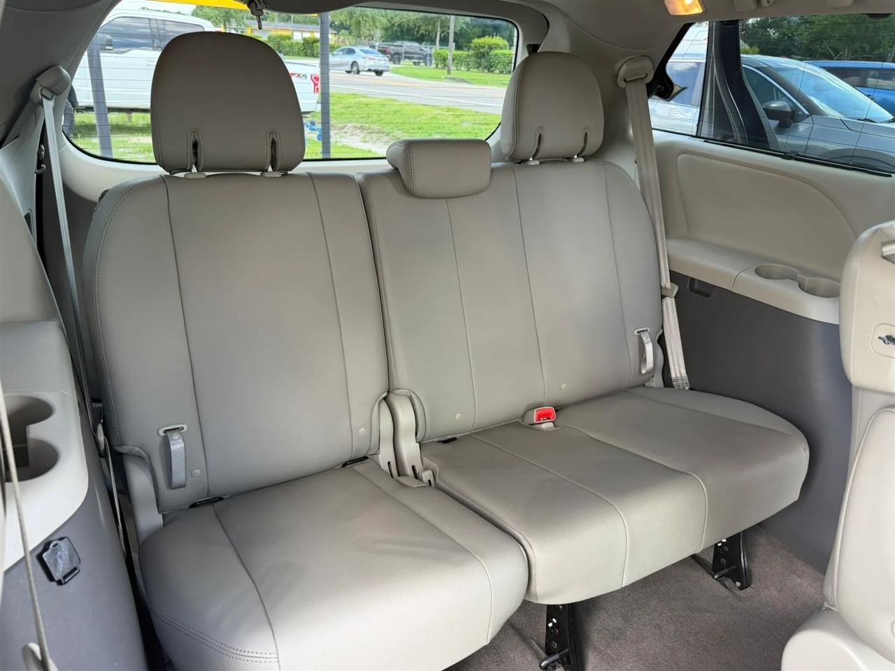 Toyota Sienna Limited Premium 7-Passenger 2018