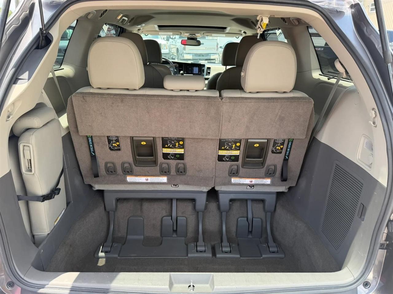 Toyota Sienna Limited Premium 7-Passenger 2018