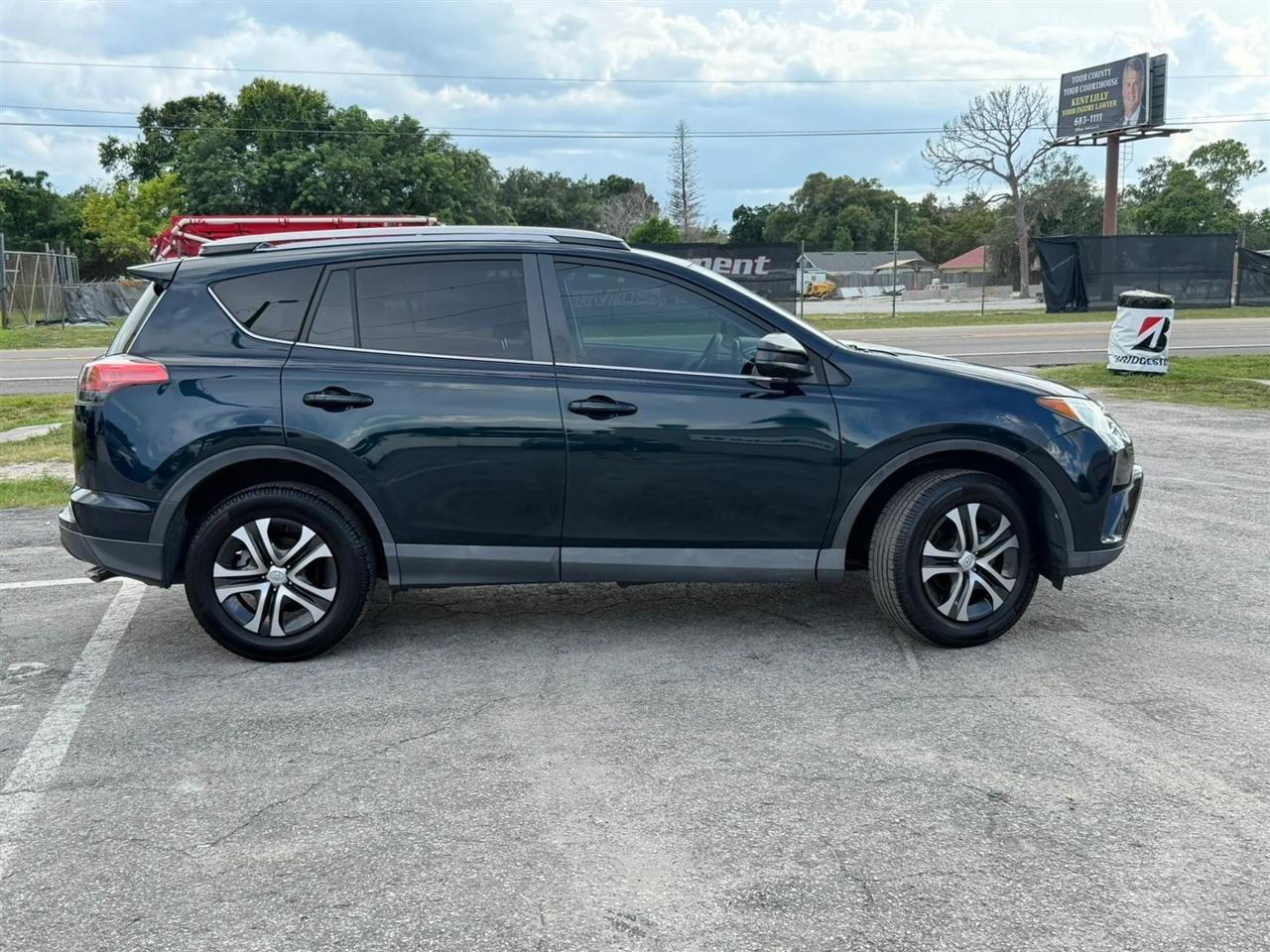 Toyota RAV4 LE FWD 2018