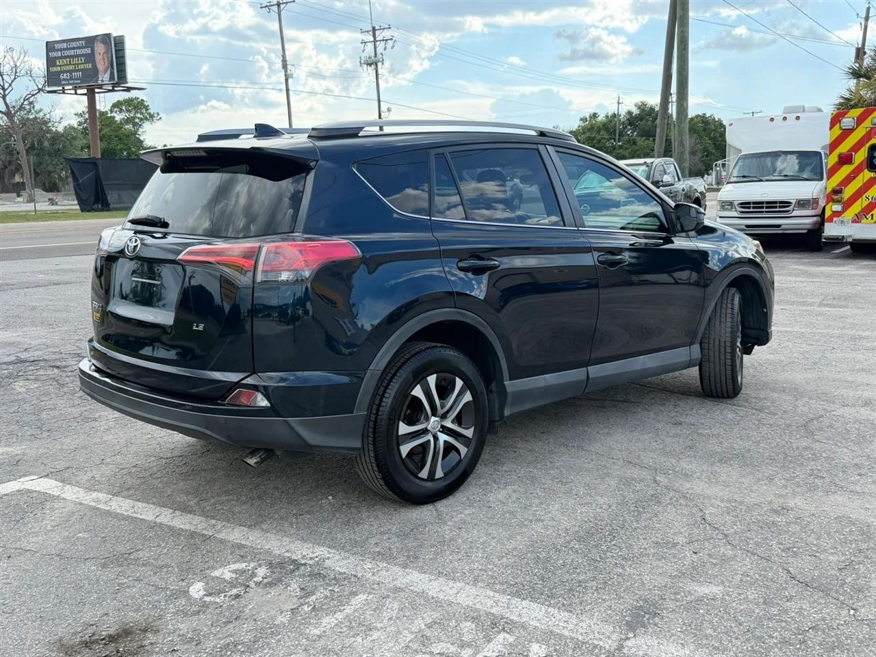Toyota RAV4 LE FWD 2018