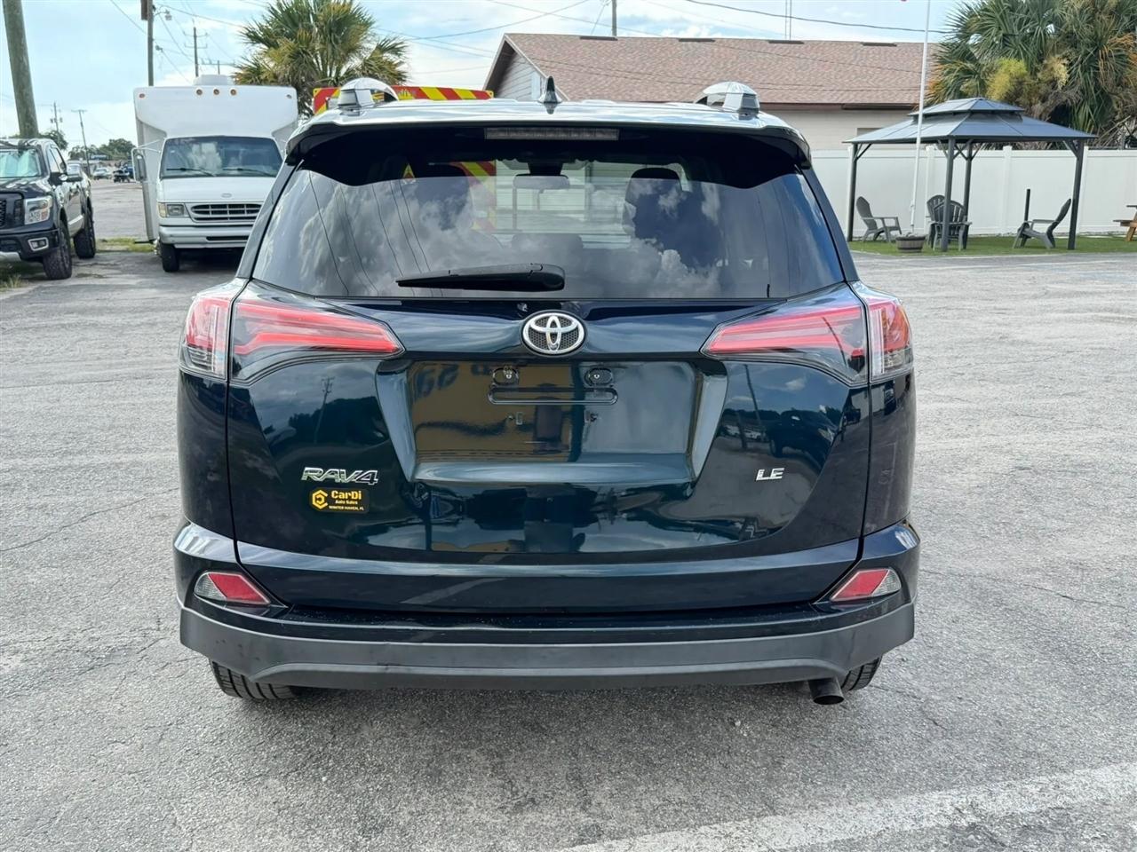 Toyota RAV4 LE FWD 2018