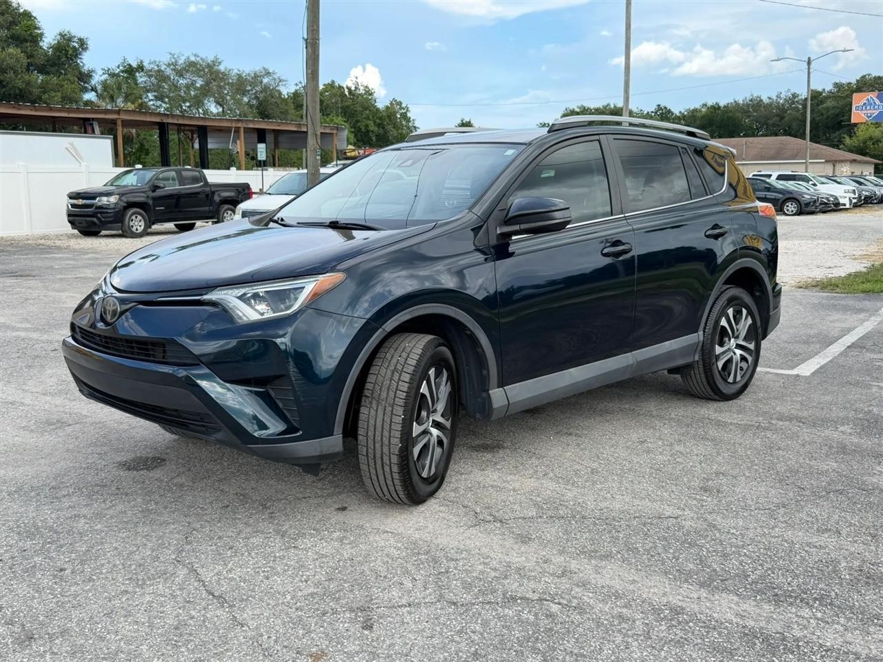 Toyota RAV4 LE FWD 2018