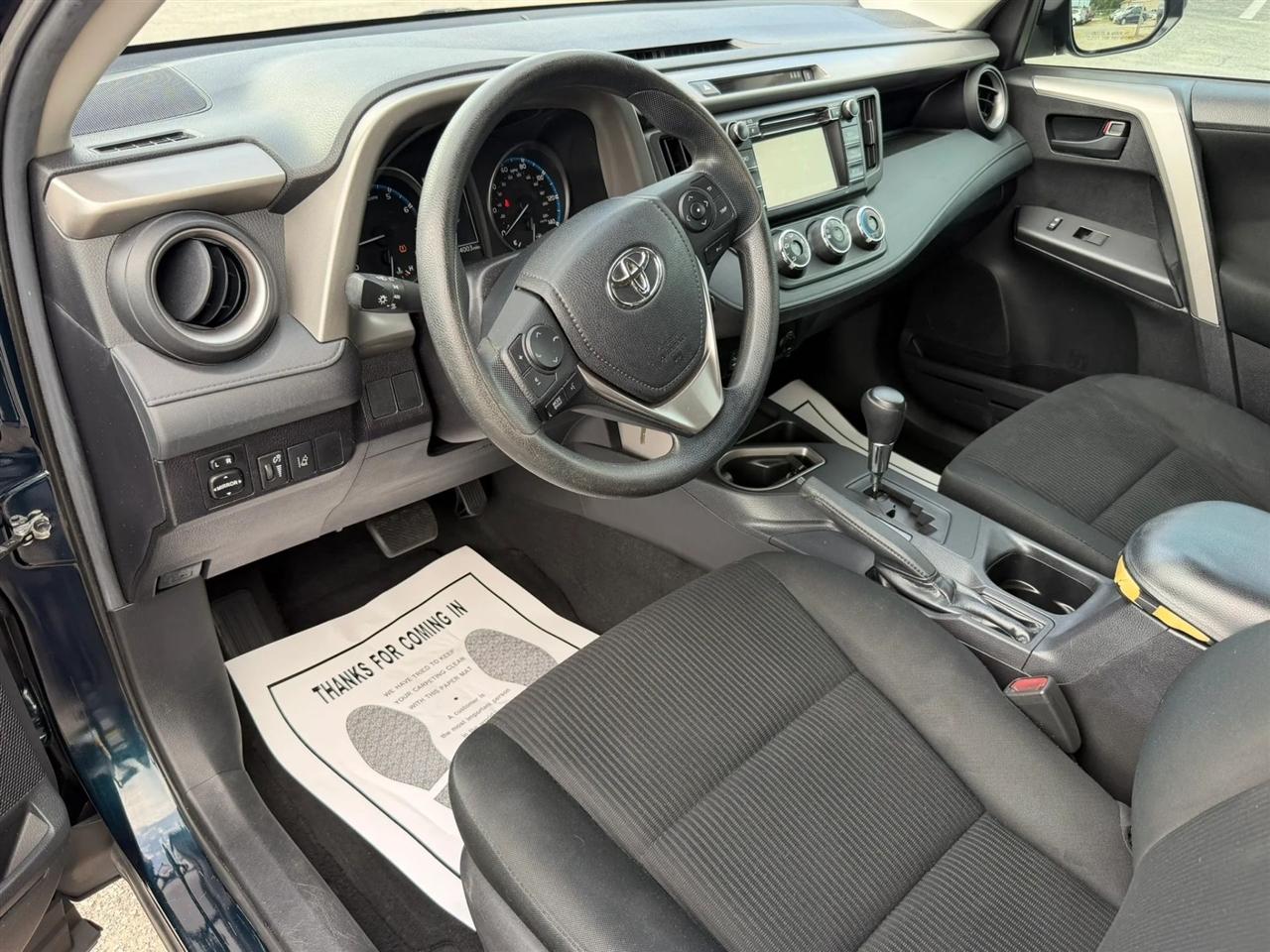 Toyota RAV4 LE FWD 2018