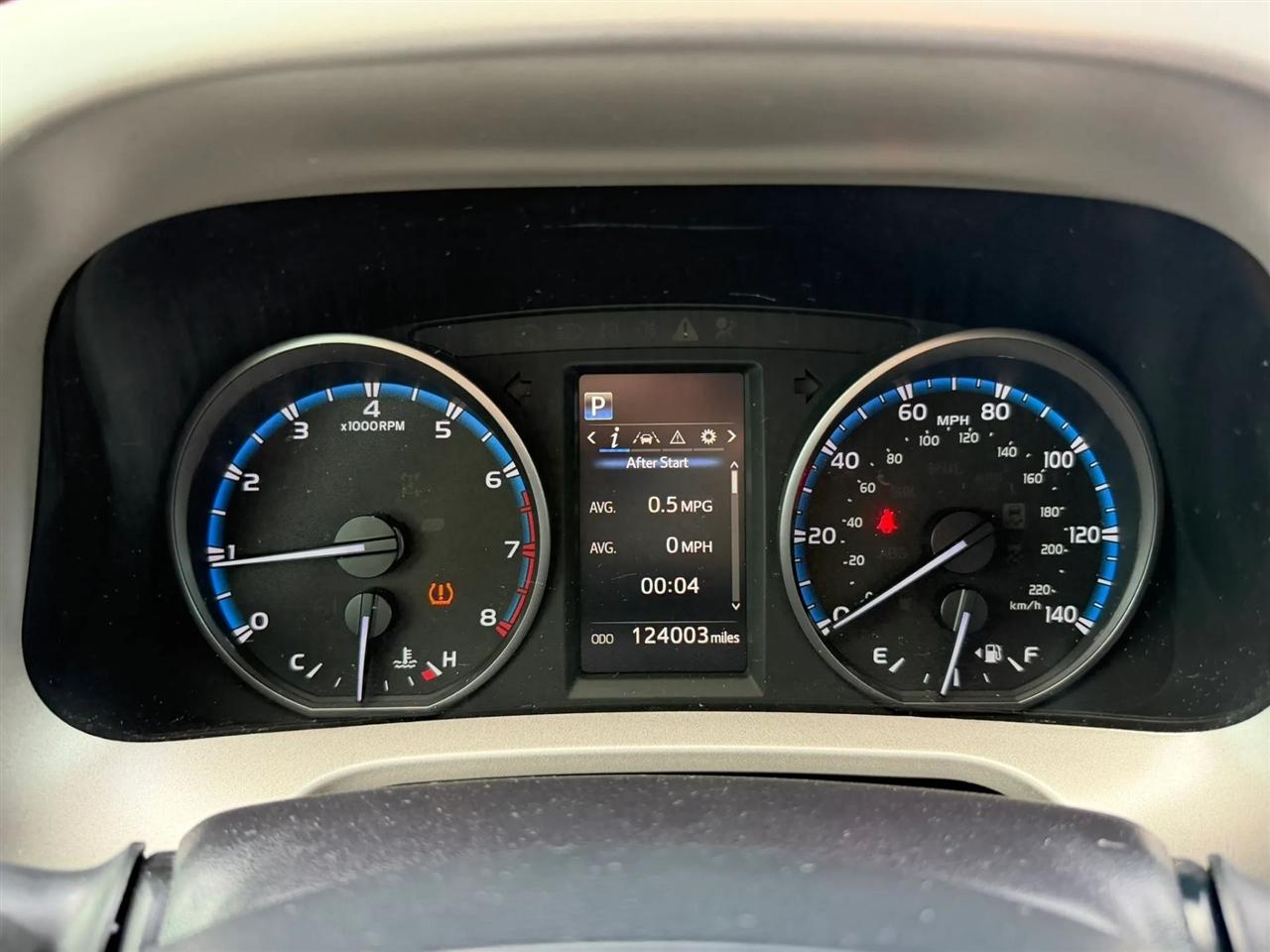 Toyota RAV4 LE FWD 2018