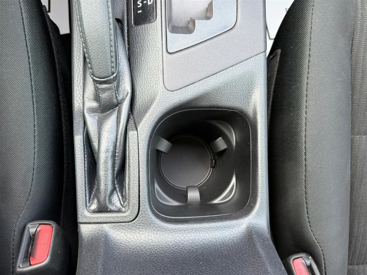 Toyota RAV4 LE FWD 2018